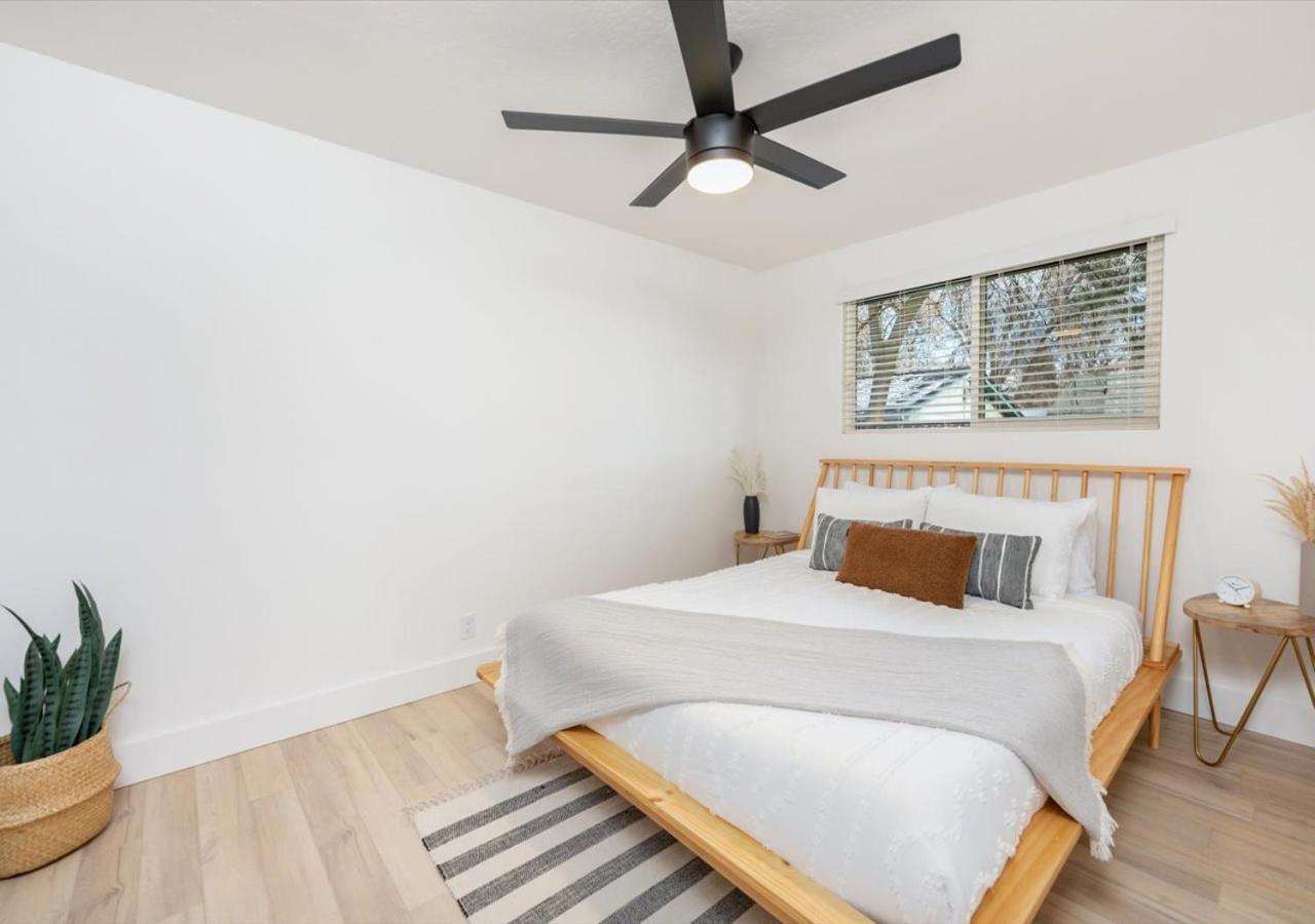 Mid Century Modern Boise-River Bungalow W/ Hot Tub Esterno foto