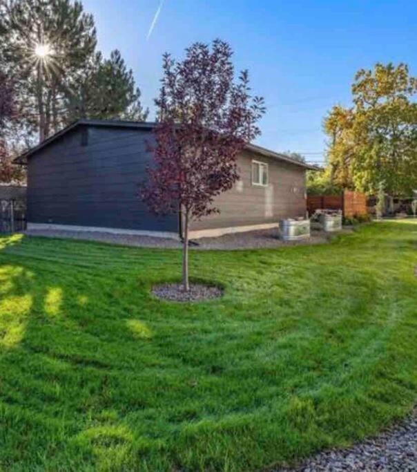 Mid Century Modern Boise-River Bungalow W/ Hot Tub Esterno foto